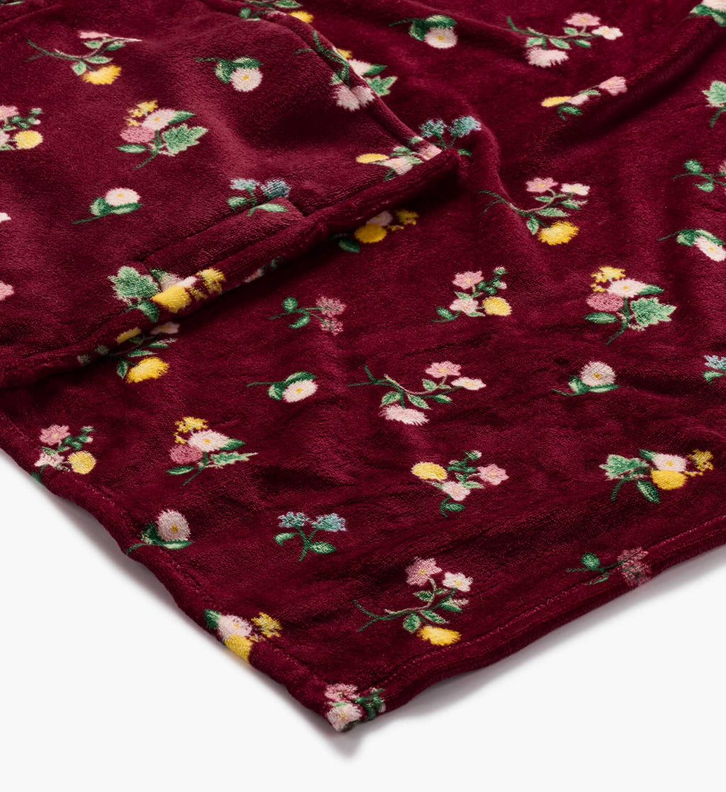 Ditsy Dahlia Travel Fleece Blanket with Trolley Sleeve