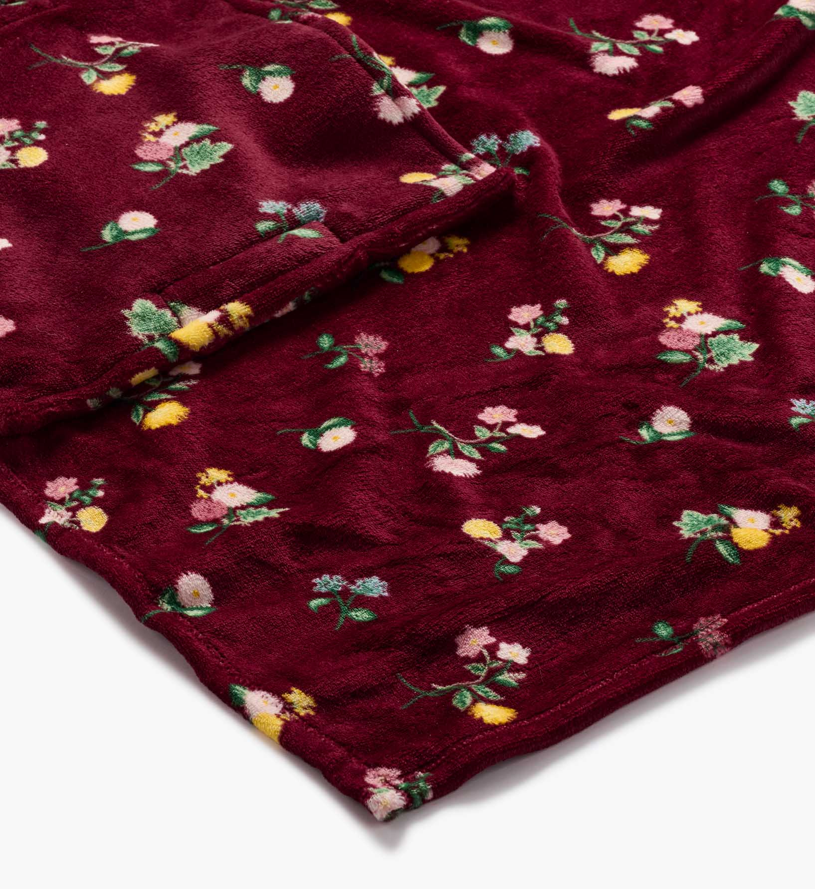 Ditsy Dahlia Travel Fleece Blanket with Trolley Sleeve