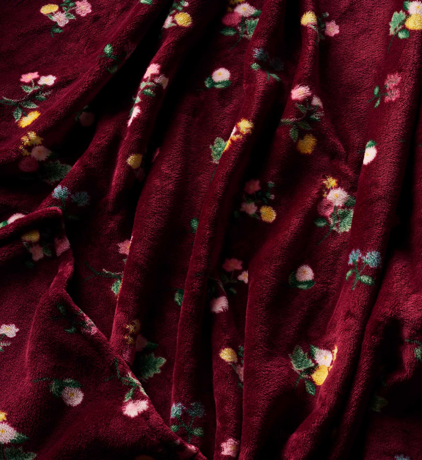 Ditsy Dahlia Travel Fleece Blanket with Trolley Sleeve