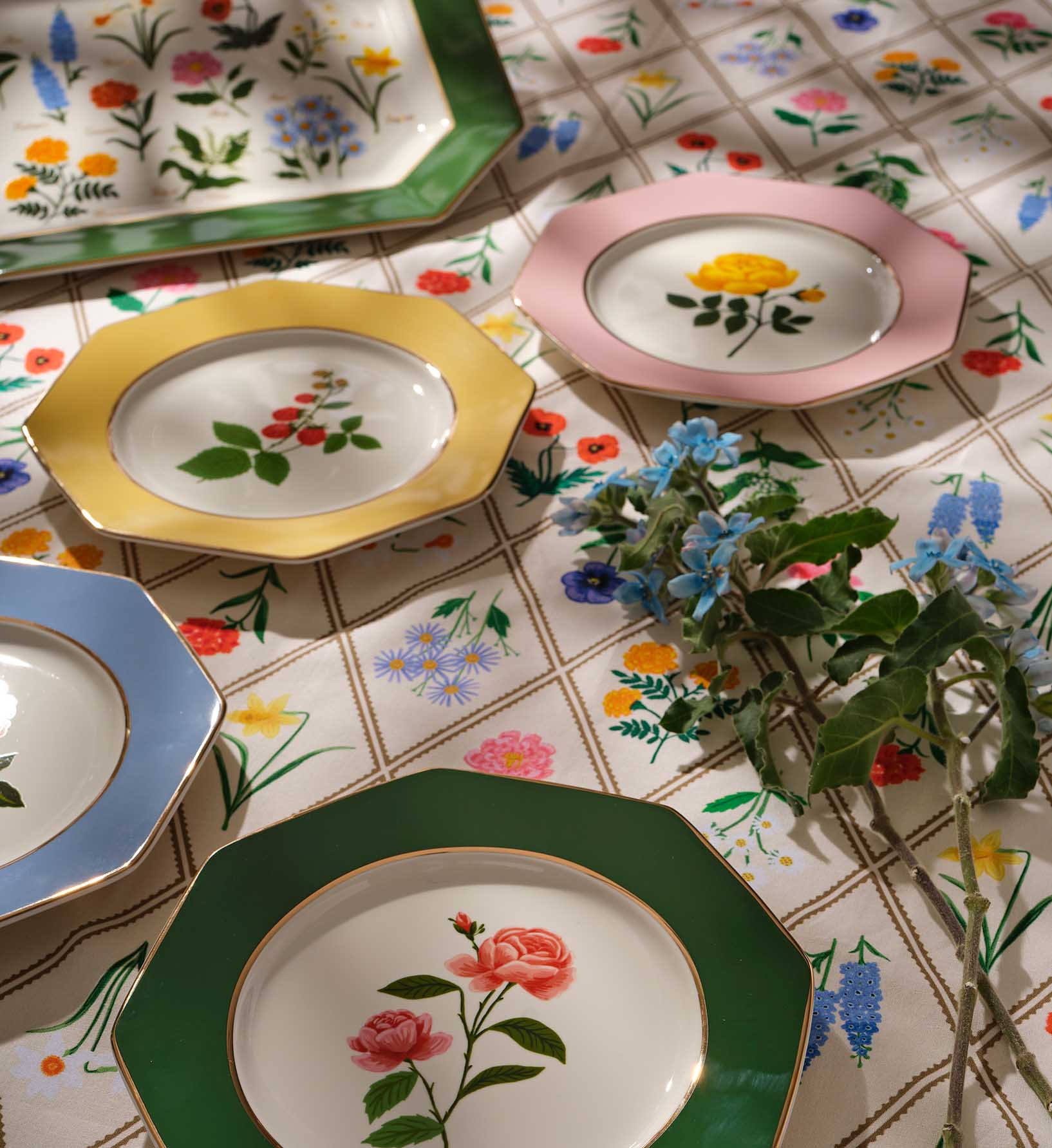 Elegant Roses Porcelain Dessert Plate Set – 4 Pieces